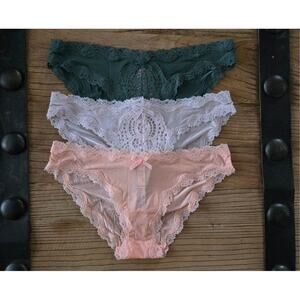Victoria's Secret Dream Angels Cheekini Panty Bundle  sz XS New